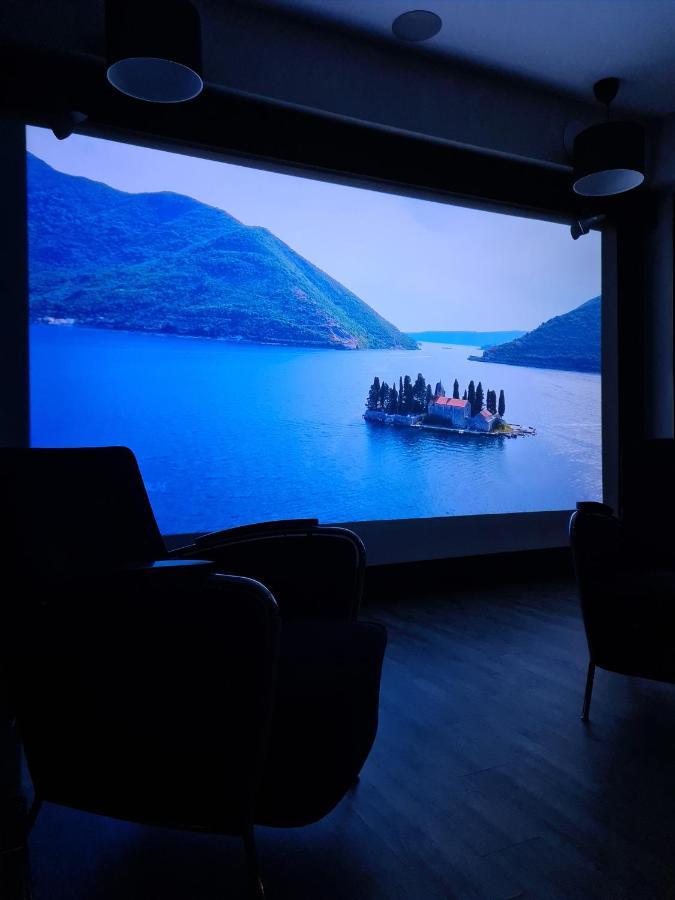 milan projector screen price